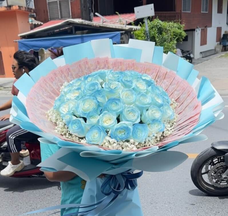 Florist-Phuket - Money Bouquet 5000 baht with 35 blue roses