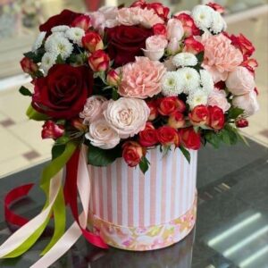 Lots of Love flower box from Florist-Phuket shop (mixed roses box)