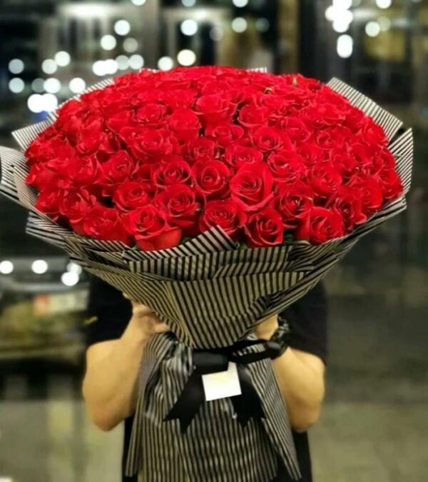 Perfect Red - 100 Roses bouquet from Florist-Phuket