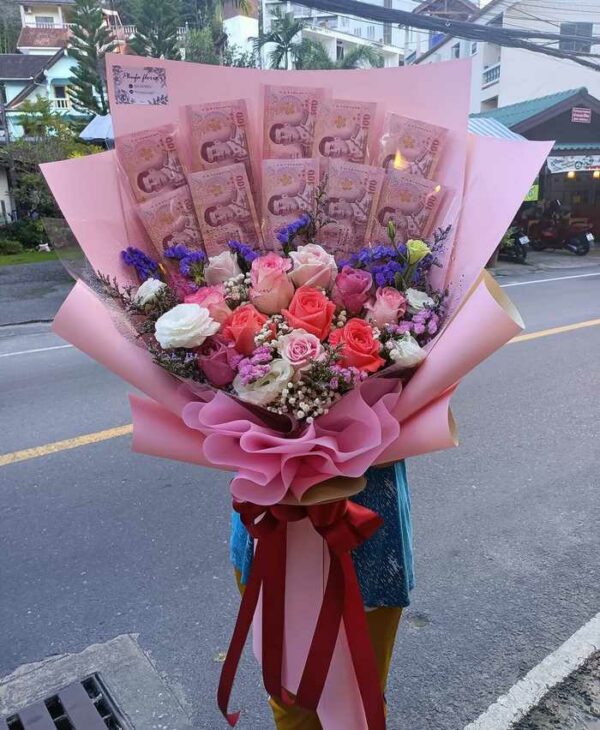 Bouquet of Flower and Thai Money (15 Roses + 1000 THB)