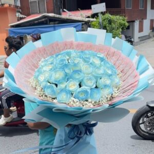 Florist-Phuket - Money Bouquet 5000 baht with 35 blue roses